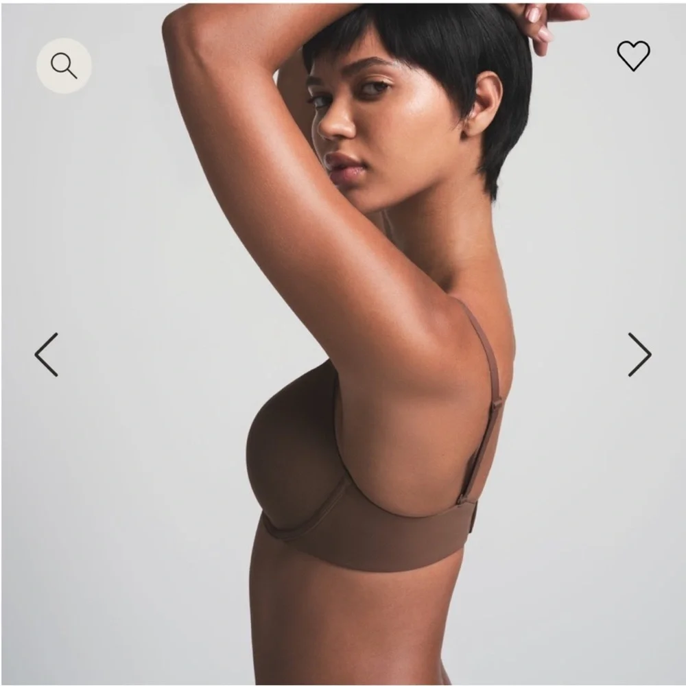 SKIMS NWT Fits everybody T-shirt bra size 34D color jasper